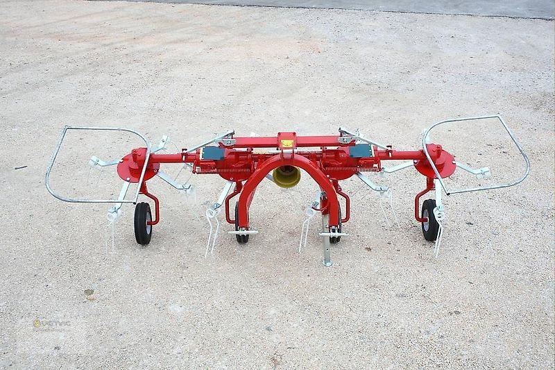 Vemac Heuwender 290 Daros 4GS Kreiselheuwender Kreiselwender NEU - Tedder/ Rake: picture 1 Vemac Heuwender 290 Daros 4GS Kreiselheuwender Kreiselwender NEU - Tedder/ Rake: picture 1