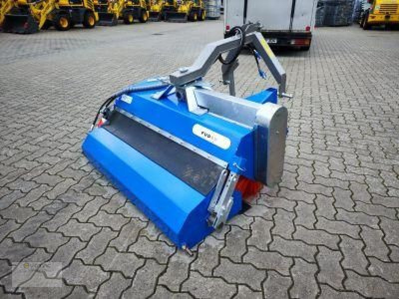 Vemac Kehrmaschine FM140 140cm Kehrbesen Bürste Traktor Zapfwelle NEU - Broom: picture 2 Vemac Kehrmaschine FM140 140cm Kehrbesen Bürste Traktor Zapfwelle NEU - Broom: picture 2