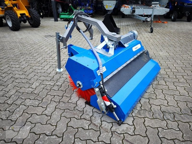 Vemac Kehrmaschine FM200 200cm Kehrbesen Bürste Traktor Zapfwelle NEU - Broom: picture 1 Vemac Kehrmaschine FM200 200cm Kehrbesen Bürste Traktor Zapfwelle NEU - Broom: picture 1