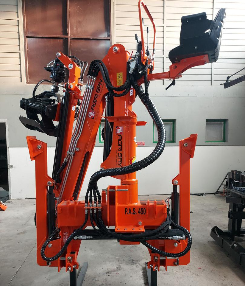 GRU - CARICATORE FORESTALE PAS 450 - Loader crane for Forestry equipment: picture 2 GRU - CARICATORE FORESTALE PAS 450 - Loader crane for Forestry equipment: picture 2