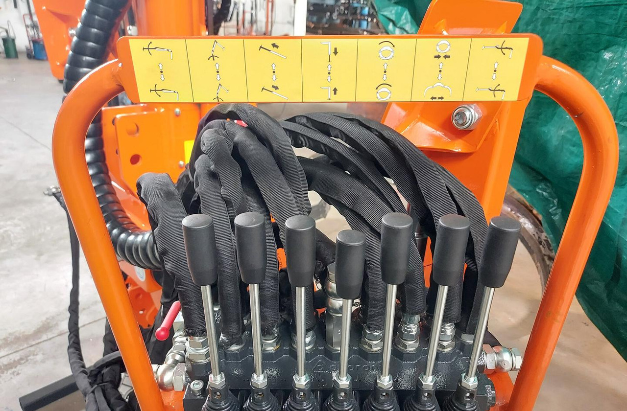 Gru - Caricatore forestale PAS300 - Loader crane for Forestry equipment: picture 3 Gru - Caricatore forestale PAS300 - Loader crane for Forestry equipment: picture 3