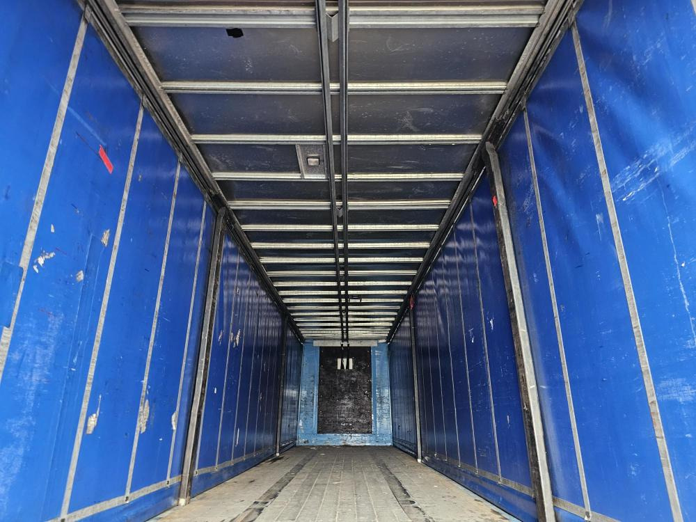 Sdc 2010 curtsin - Curtainsider semi-trailer: picture 2 Sdc 2010 curtsin - Curtainsider semi-trailer: picture 2