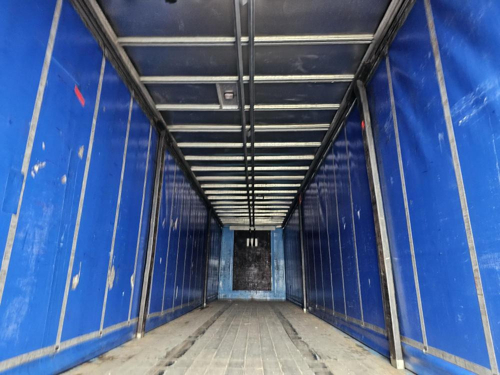 Sdc 2010 curtsin - Curtainsider semi-trailer: picture 3 Sdc 2010 curtsin - Curtainsider semi-trailer: picture 3