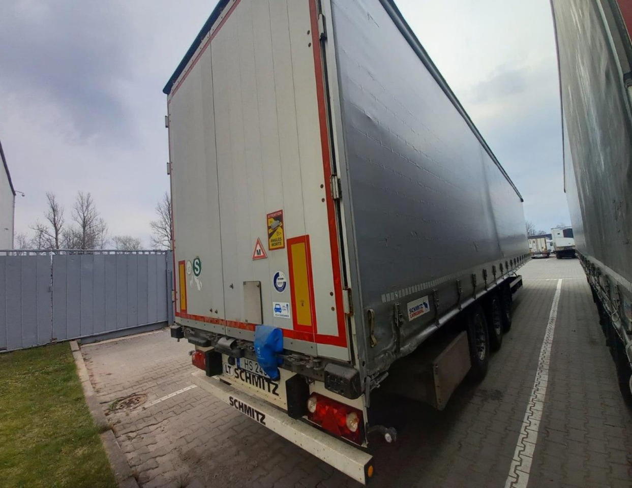 2017 Schmitz Cargobull SCS24/L Lifting Axle - Curtainsider semi-trailer: picture 2 2017 Schmitz Cargobull SCS24/L Lifting Axle - Curtainsider semi-trailer: picture 2