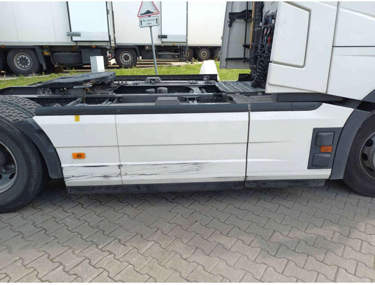 2023 Volvo FH 460 Globetrotter XL i-Save Side Skirts - Tractor unit: picture 5 2023 Volvo FH 460 Globetrotter XL i-Save Side Skirts - Tractor unit: picture 5