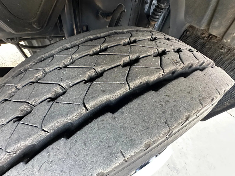 MAN TGL 10.180 / NL TRUCK / EURO6 / NEW TACHO / BOX+LIFT+SIDE DOOR / AUTOMATIC / CLIMA - Box truck: picture 5 MAN TGL 10.180 / NL TRUCK / EURO6 / NEW TACHO / BOX+LIFT+SIDE DOOR / AUTOMATIC / CLIMA - Box truck: picture 5