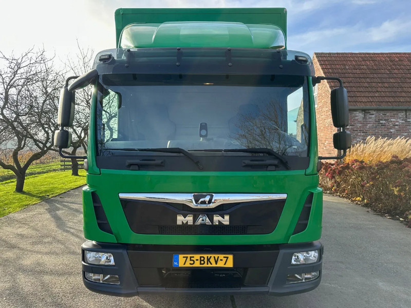 MAN TGL 12.220 / NL TRUCK / 12T / BOX+LIFT 2000kg+SIDE DOOR / AIRCO - Box truck: picture 3 MAN TGL 12.220 / NL TRUCK / 12T / BOX+LIFT 2000kg+SIDE DOOR / AIRCO - Box truck: picture 3