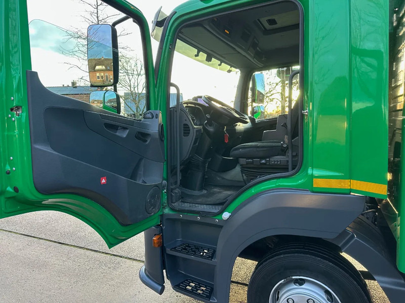 Mercedes-Benz Atego 1018 / NL TRUCK / 10T / NEW TACHO / BOX+LIFT+SIDE DOOR / AIRCO - Box truck: picture 4 Mercedes-Benz Atego 1018 / NL TRUCK / 10T / NEW TACHO / BOX+LIFT+SIDE DOOR / AIRCO - Box truck: picture 4