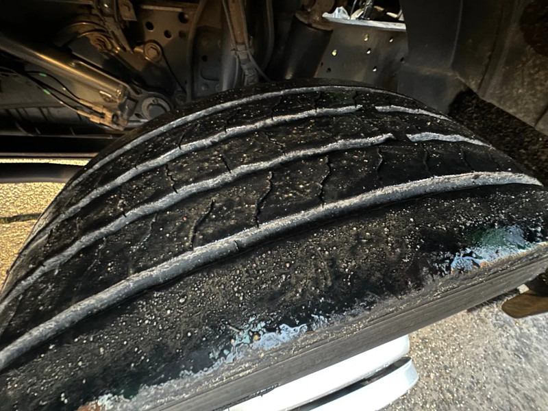 Mercedes-Benz Atego 1018 / NL TRUCK / 10T / NEW TACHO / BOX+LIFT+SIDE DOOR / AIRCO - Box truck: picture 5 Mercedes-Benz Atego 1018 / NL TRUCK / 10T / NEW TACHO / BOX+LIFT+SIDE DOOR / AIRCO - Box truck: picture 5