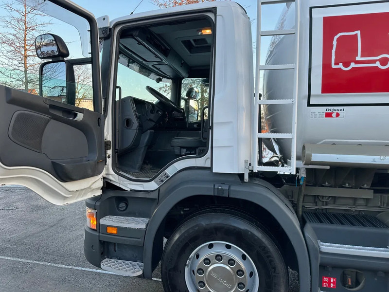 Scania P280 / NL TRUCK / 6X2 / DIJSEL 23200 LTR / EURO5 / 4 COMP / AUTOMATIC - Tank truck: picture 5 Scania P280 / NL TRUCK / 6X2 / DIJSEL 23200 LTR / EURO5 / 4 COMP / AUTOMATIC - Tank truck: picture 5