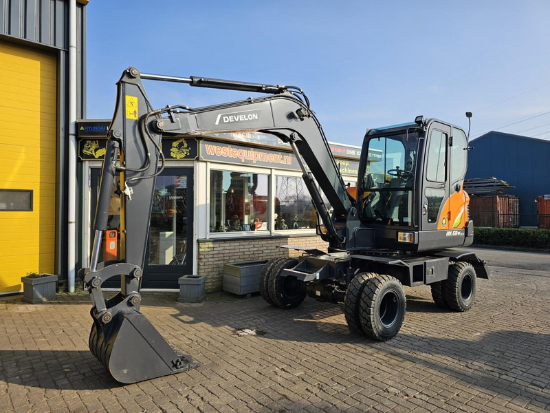 Develon DX60WN ECO-1 - Wheel excavator: picture 2 Develon DX60WN ECO-1 - Wheel excavator: picture 2