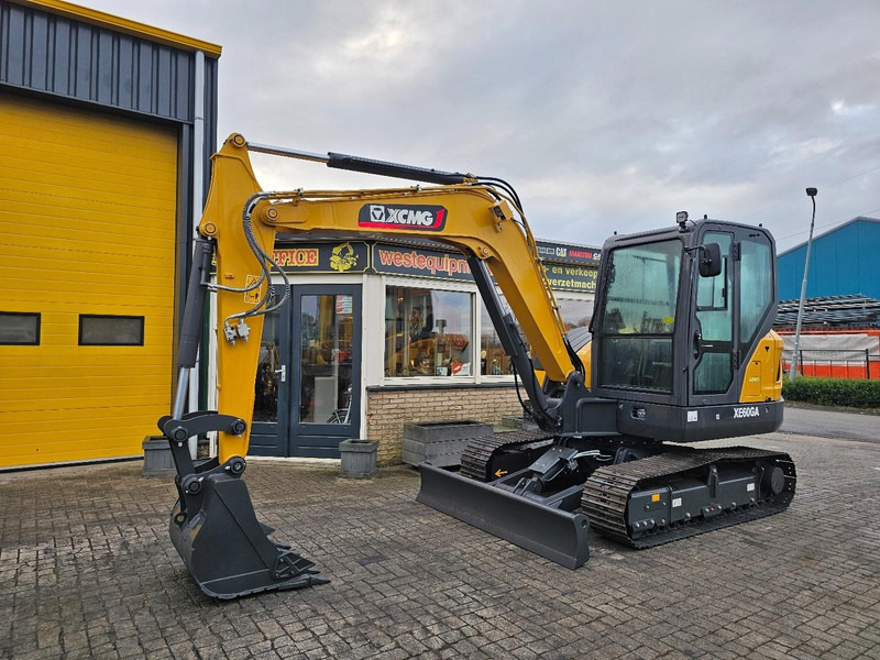 XCMG XE60GA - Mini excavator: picture 2 XCMG XE60GA - Mini excavator: picture 2
