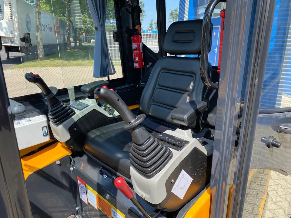 Mini excavator Minibagger BK2000KSR inkl. Schaufelpaket *INKL.19% MWST*BERGER KRAUS*YANMAR*SCHWENKARM* VERSTELLFAHRWERK*: picture 6