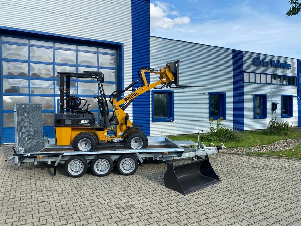 Radlader/Hoflader BK906 inkl. Tieflader und Gabel/Schaufelpaket *INKL.19% MWST*BERGER KRAUS*PERKINS*SOFORT!* - Compact loader: picture 1 Radlader/Hoflader BK906 inkl. Tieflader und Gabel/Schaufelpaket *INKL.19% MWST*BERGER KRAUS*PERKINS*SOFORT!* - Compact loader: picture 1