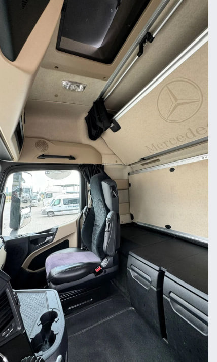 Tractor unit MERCEDES-BENZ Actros 1845  with retarder: picture 12