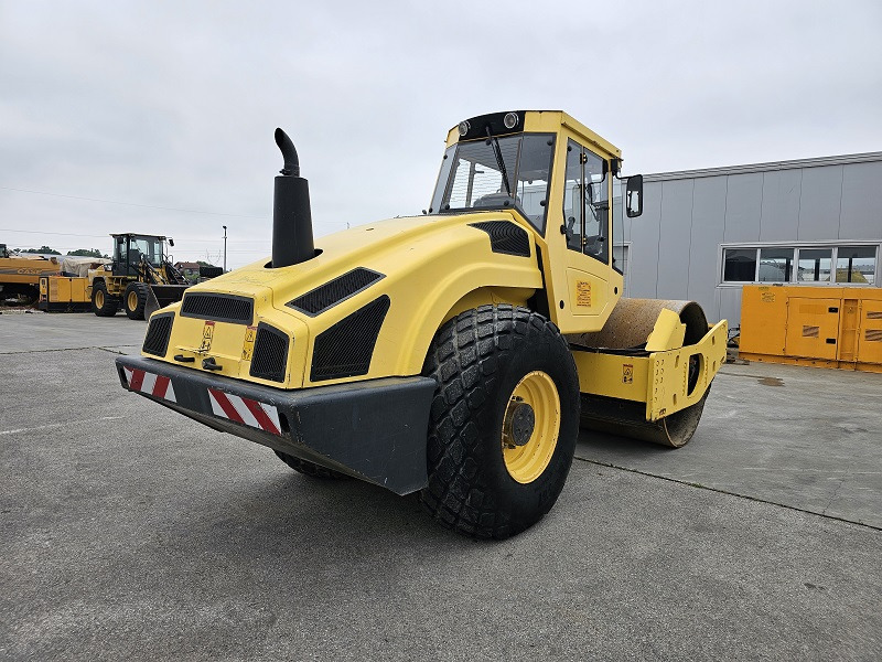 BOMAG BW213DH-4 - Compactor: picture 3 BOMAG BW213DH-4 - Compactor: picture 3