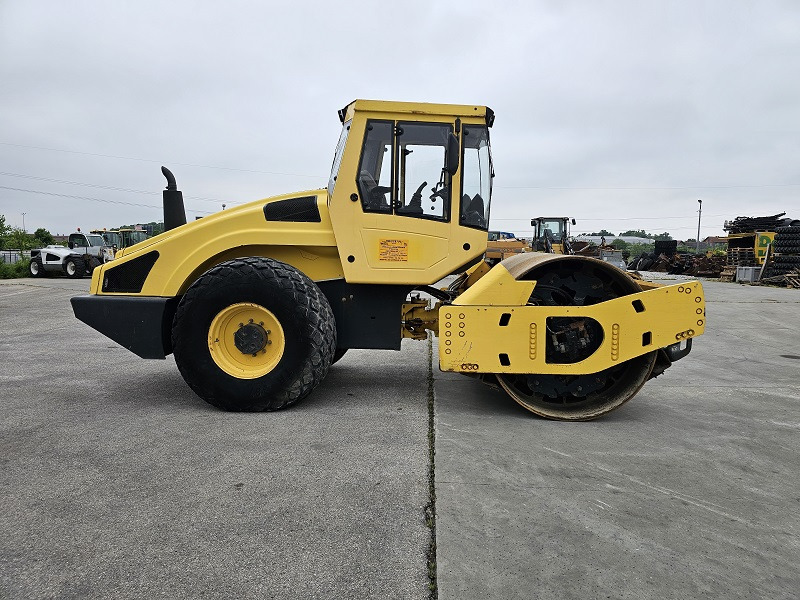 BOMAG BW213DH-4 - Compactor: picture 4 BOMAG BW213DH-4 - Compactor: picture 4