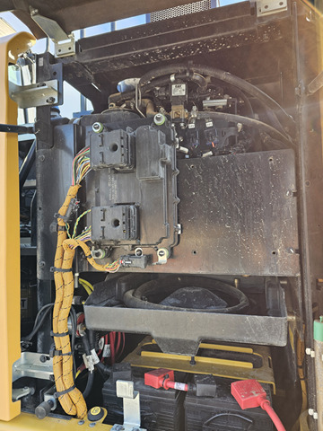 Wheel excavator CATERPILLAR M318F: picture 17