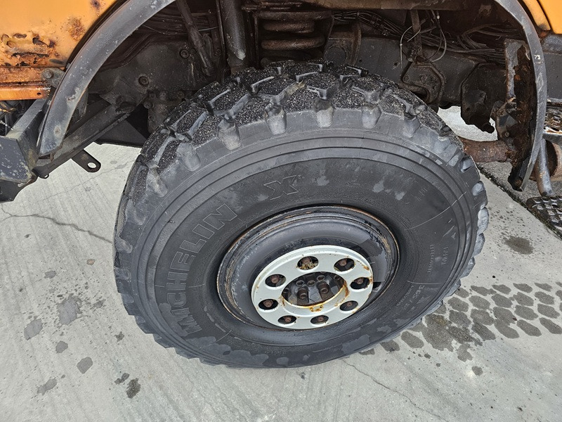 Snow removal vehicle UNIMOG U1600: picture 17