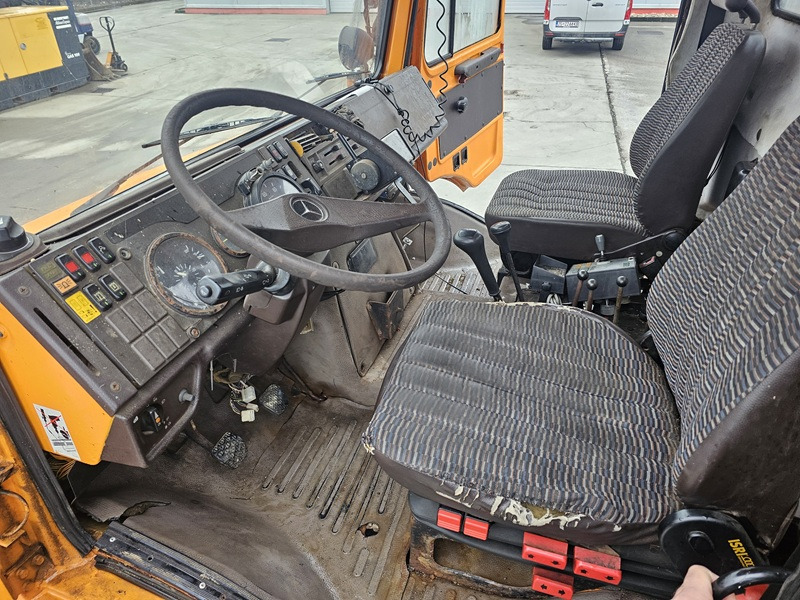 Snow removal vehicle UNIMOG U1600: picture 9