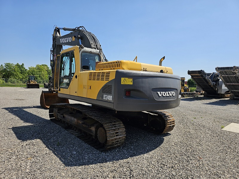 VOLVO EC240BNLC - Crawler excavator: picture 3 VOLVO EC240BNLC - Crawler excavator: picture 3