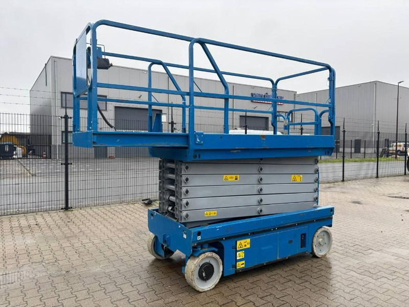 Yamei 12M - Scissor lift: picture 1 Yamei 12M - Scissor lift: picture 1