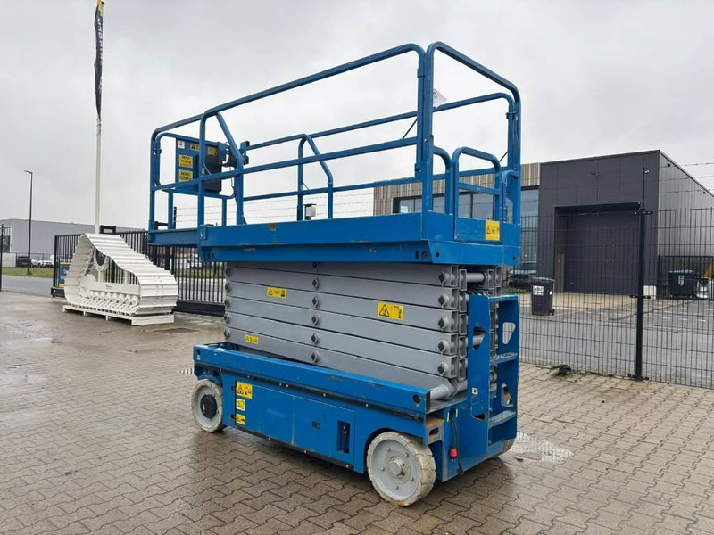 Yamei 12M - Scissor lift: picture 4 Yamei 12M - Scissor lift: picture 4
