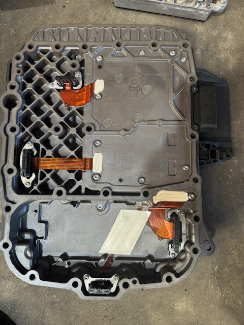 ZF Getriebesteller Oberteil TRAXON Deckel 0501331678 - Gearbox and parts for Truck: picture 1 ZF Getriebesteller Oberteil TRAXON Deckel 0501331678 - Gearbox and parts for Truck: picture 1