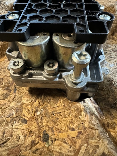 ZF Ventilblock TRAXON Getriebe 0501330550 - Gearbox and parts for Truck: picture 3 ZF Ventilblock TRAXON Getriebe 0501330550 - Gearbox and parts for Truck: picture 3