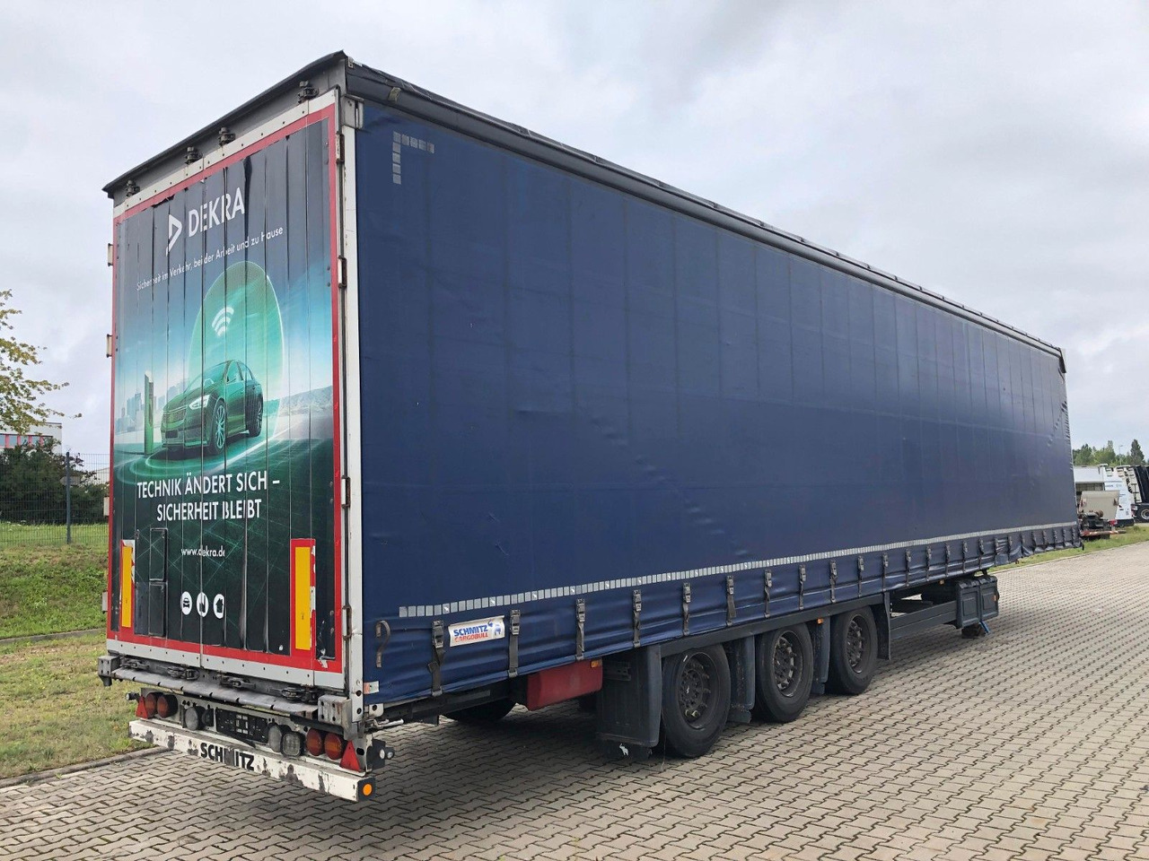 Schmitz Cargobull SCB*S3T Mega*Hubdach*EdschaVerdeck*Plane Neutral - Curtainsider semi-trailer: picture 2 Schmitz Cargobull SCB*S3T Mega*Hubdach*EdschaVerdeck*Plane Neutral - Curtainsider semi-trailer: picture 2