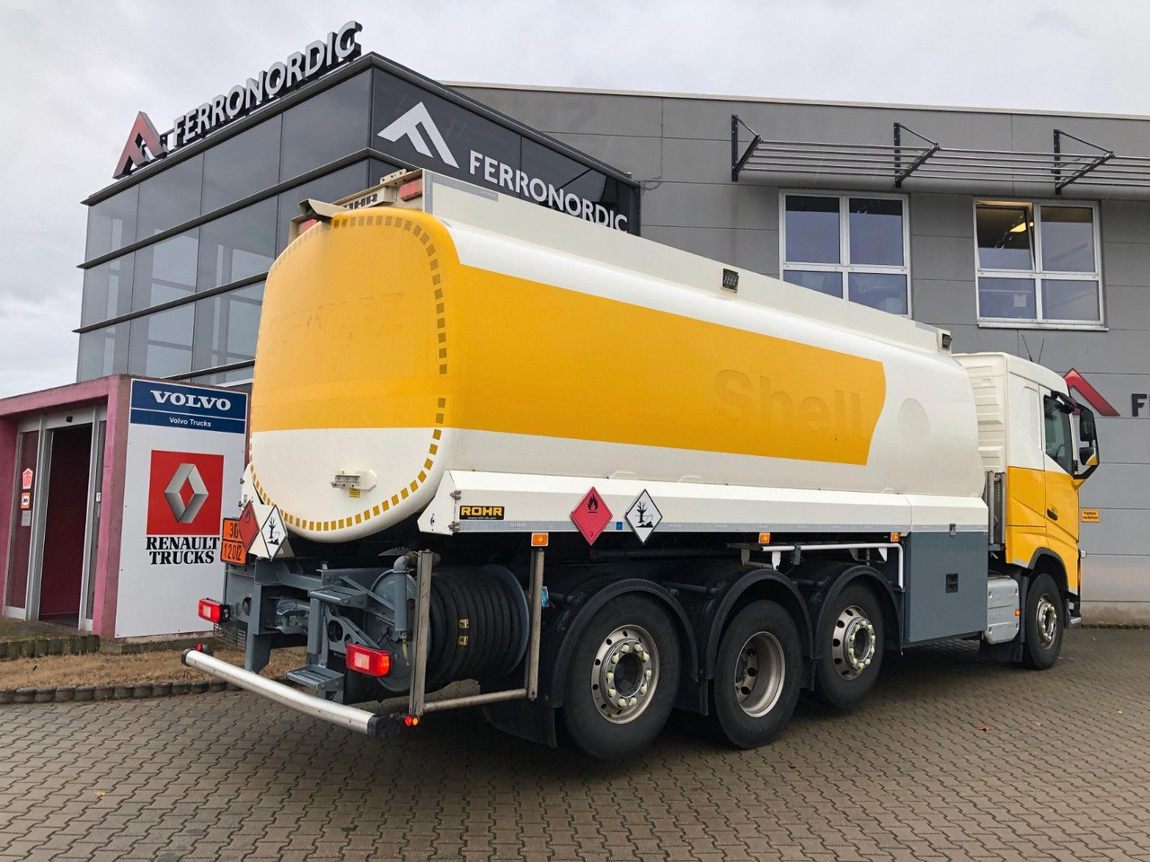 Volvo FH420 Tridem*ADR*3 Kammern 26700LT*ROHR*Sening - Tank truck: picture 2 Volvo FH420 Tridem*ADR*3 Kammern 26700LT*ROHR*Sening - Tank truck: picture 2