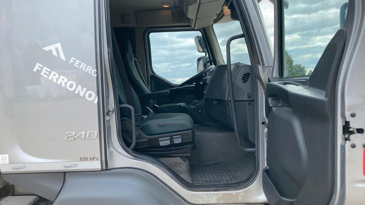 Volvo FL 12.240 Ladebordwand*Klima - Box truck: picture 5 Volvo FL 12.240 Ladebordwand*Klima - Box truck: picture 5