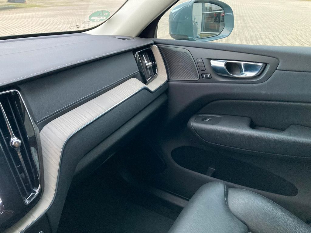 SUV Volvo XC 60 T6 Inscr. Rech. Plug-In Hybrid AWD Md.2022: picture 15