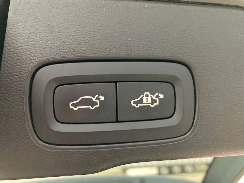 SUV Volvo XC 60 T6 Inscr. Rech. Plug-In Hybrid AWD Md.2022: picture 18