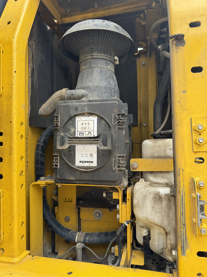 Crawler excavator KOMATSU HB215LC2: picture 28