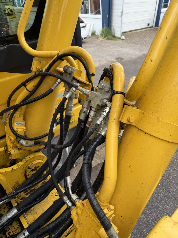 Crawler excavator KOMATSU HB215LC2: picture 43