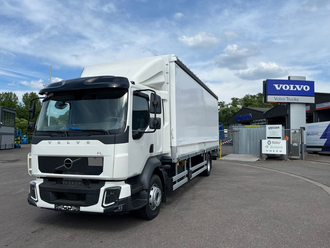 Volvo FL 14.245 Junge Schiebeplanenaufbau LBW - Curtainsider truck: picture 1 Volvo FL 14.245 Junge Schiebeplanenaufbau LBW - Curtainsider truck: picture 1