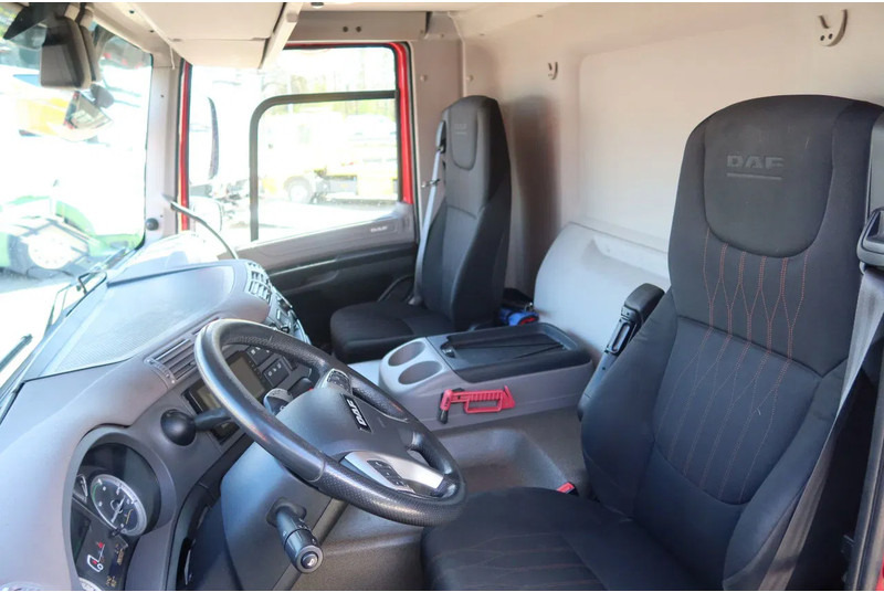 DAF CF 300 Koel/Vries Carrier iceland + Dhollandia 2500KG klep trenn wand - Refrigerator truck: picture 5 DAF CF 300 Koel/Vries Carrier iceland + Dhollandia 2500KG klep trenn wand - Refrigerator truck: picture 5