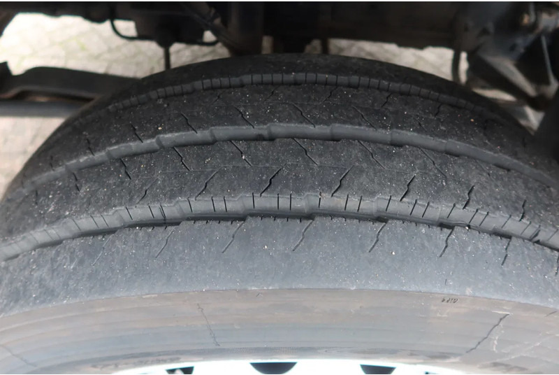 Refrigerator truck DAF LF 290 Koel/Vries+ Klep 1500 kg Thermoking T 600R: picture 12