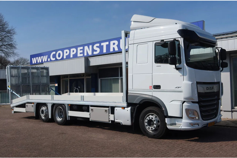 DAF XF 106.480 FAR 6x2 Oprijvrachtwagen slaapcabine + 2 bedden - Autotransporter truck: picture 2 DAF XF 106.480 FAR 6x2 Oprijvrachtwagen slaapcabine + 2 bedden - Autotransporter truck: picture 2