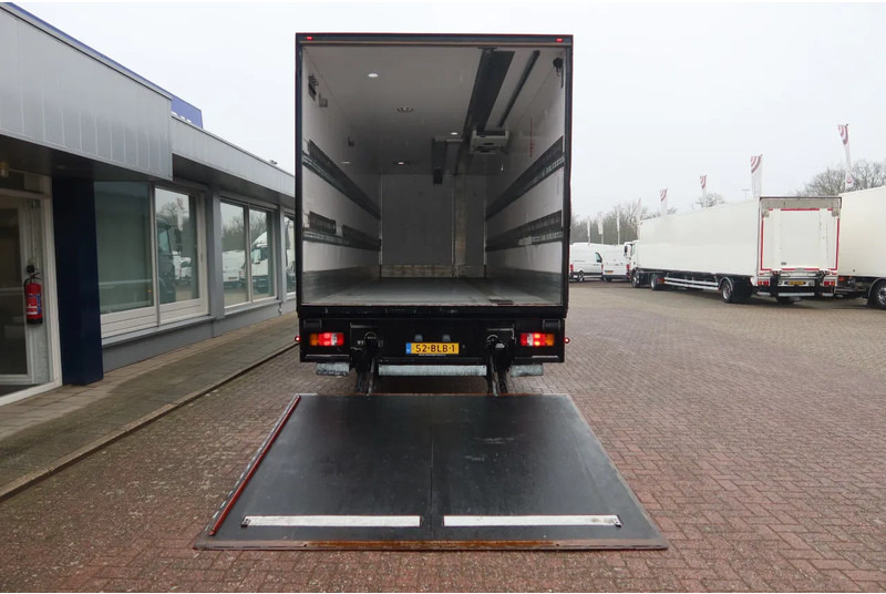 MAN TGM 15.250 Koelwagen Carrier Xarios 350 + DHollandia 2000 kg - Refrigerator truck: picture 3 MAN TGM 15.250 Koelwagen Carrier Xarios 350 + DHollandia 2000 kg - Refrigerator truck: picture 3