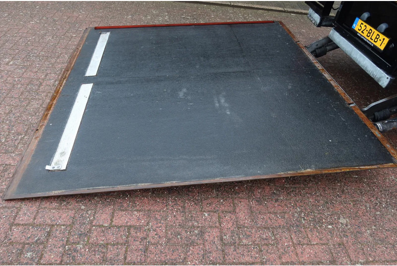 Refrigerator truck MAN TGM 15.250 Koelwagen Carrier Xarios 350 + DHollandia 2000 kg: picture 15