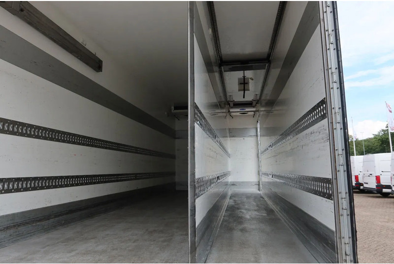 Mercedes-Benz Antos 2130L Koel/vries Bi- Temp Carrier Supra 1150 UT - Refrigerator truck: picture 4 Mercedes-Benz Antos 2130L Koel/vries Bi- Temp Carrier Supra 1150 UT - Refrigerator truck: picture 4