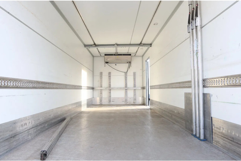 Volvo FE 280 4x2 Carrier Supra 1250 Koel/ Vries+ BAR klep 2000 kg. 2 Stuks in voorraad - Refrigerator truck: picture 4 Volvo FE 280 4x2 Carrier Supra 1250 Koel/ Vries+ BAR klep 2000 kg. 2 Stuks in voorraad - Refrigerator truck: picture 4