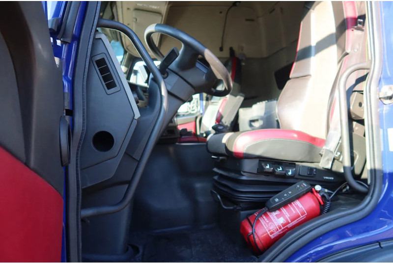 Volvo FM 420 6x2 Bak + Dhollandia klep 1500 kg + Aanhanger 94-WS-TS - Box truck: picture 5 Volvo FM 420 6x2 Bak + Dhollandia klep 1500 kg + Aanhanger 94-WS-TS - Box truck: picture 5