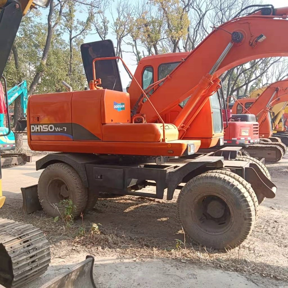 Doosan DH150W-7 - Wheel excavator: picture 4 Doosan DH150W-7 - Wheel excavator: picture 4