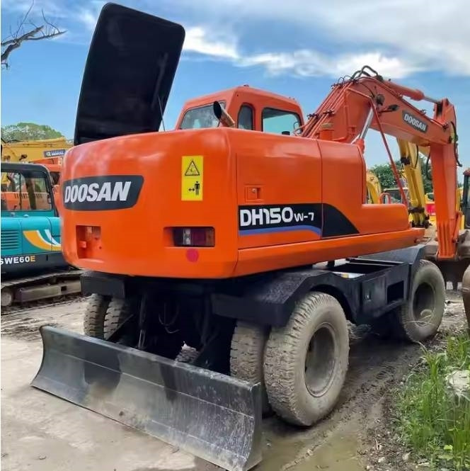 Doosan DH150W-7 - Wheel excavator: picture 3 Doosan DH150W-7 - Wheel excavator: picture 3