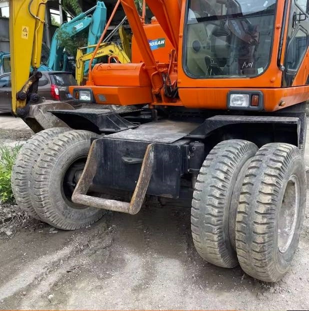 Doosan DH150W-7 - Wheel excavator: picture 2 Doosan DH150W-7 - Wheel excavator: picture 2