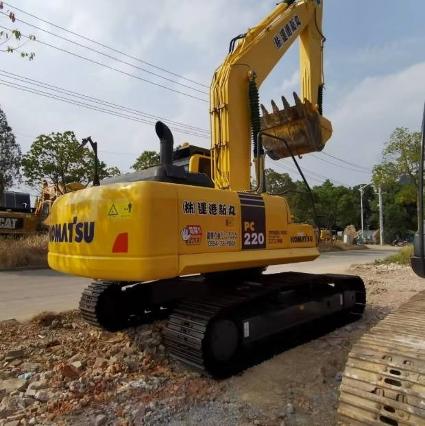 Komatsu PC220-8 - Crawler excavator: picture 5 Komatsu PC220-8 - Crawler excavator: picture 5