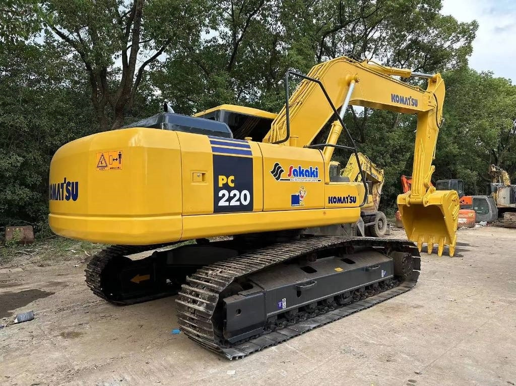 Komatsu PC220-8 - Crawler excavator: picture 2 Komatsu PC220-8 - Crawler excavator: picture 2